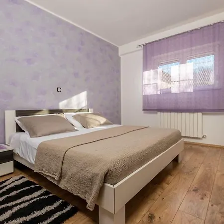 Apartamento Romantik For Max 4 People, Kids Friendly With Playground And Pool