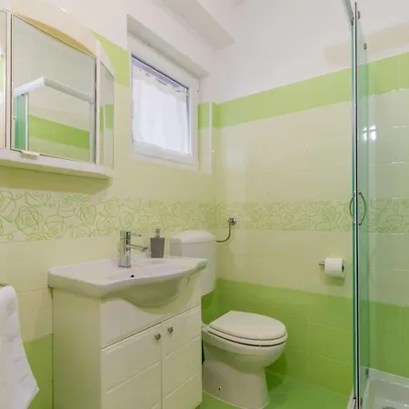 Apartman Romantik For Max 4 People, Kids Friendly With Playground And Pool Labin (Istria)