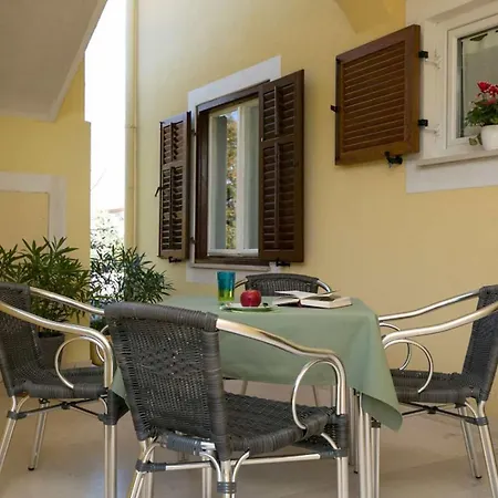 Romantik For Max 4 People, Kids Friendly With Playground And Pool Labin (Istria)