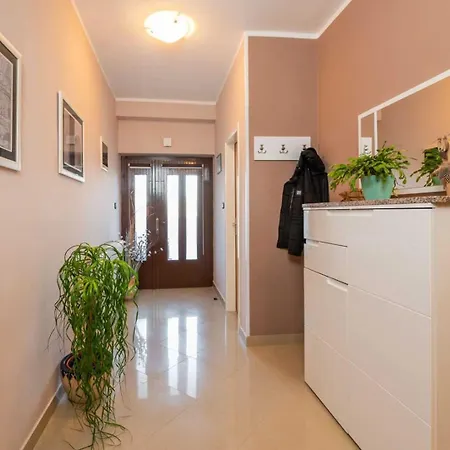 Romantik For Max 4 People, Kids Friendly With Playground And Pool Labin (Istria)
