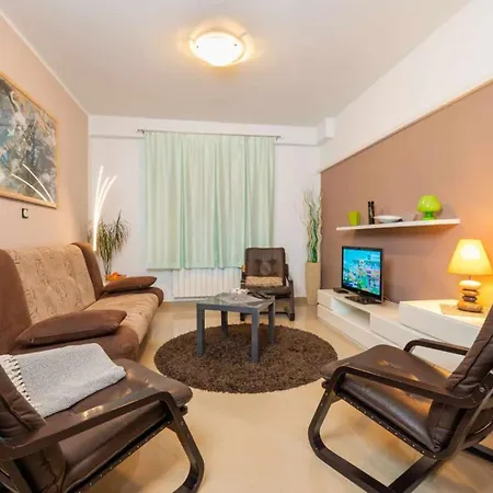 Apartmán Romantik For Max 4 People, Kids Friendly With Playground And Pool *