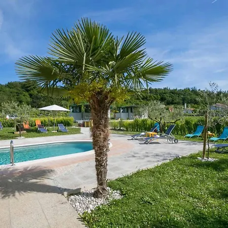 Romantik For Max 4 People, Kids Friendly With Playground And Pool